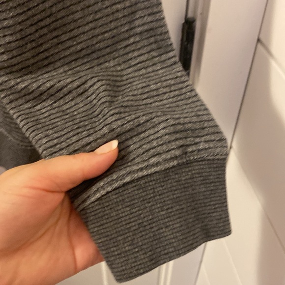 Men’s hoodie size medium - Picture 6 of 7